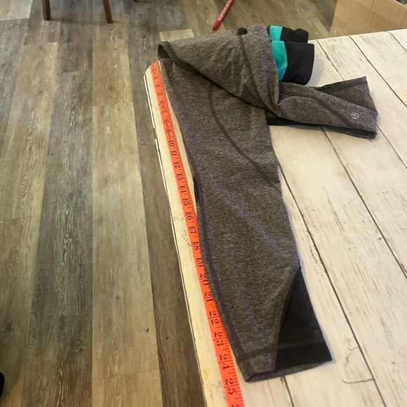 Lululemon Gray Teal Black Mesh Athleisure Leggings
Zip Pockets Size 4 - Picture 11 of 13